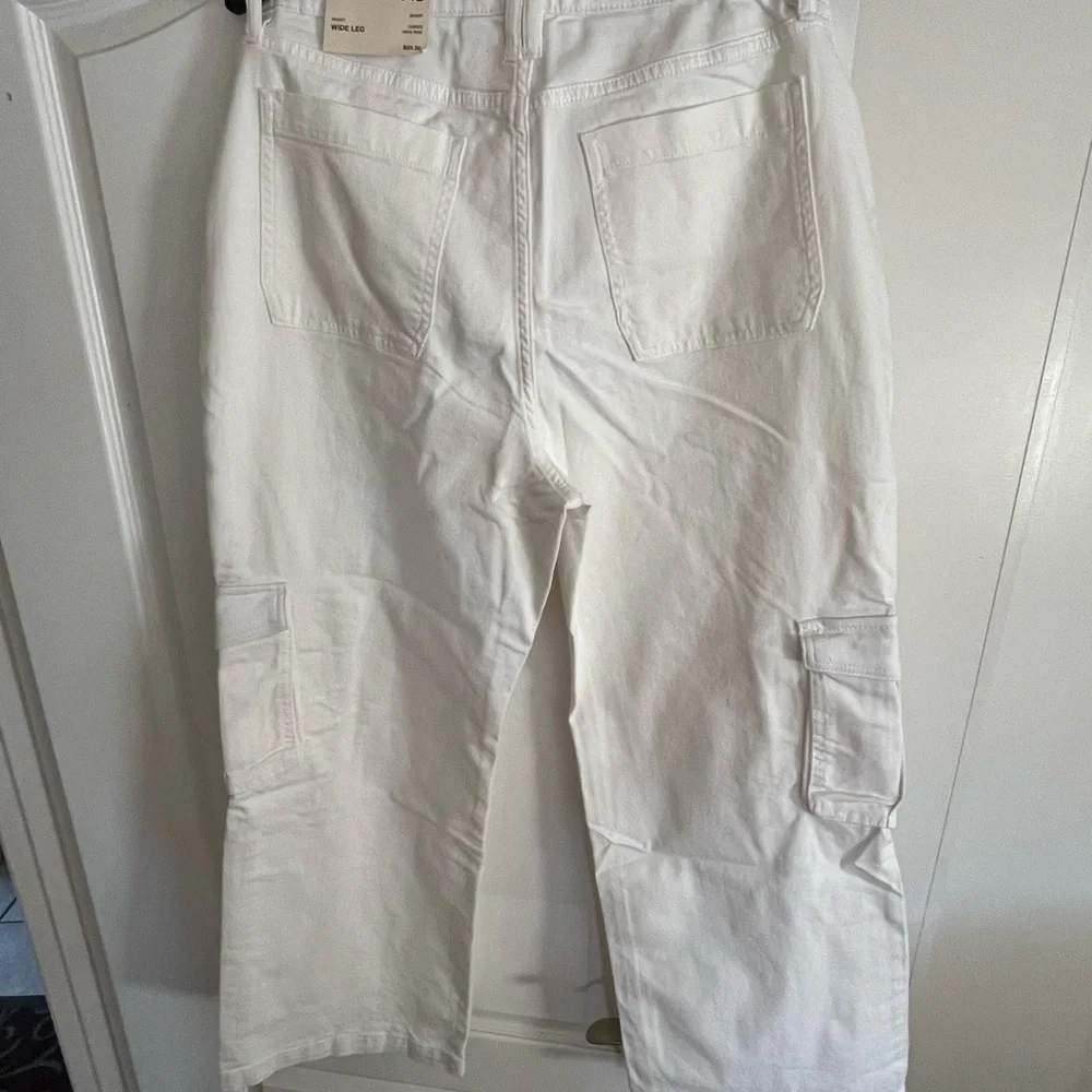 SALE $9 White Flare & Wide Leg Jeans brand new - Picture 2 of 8